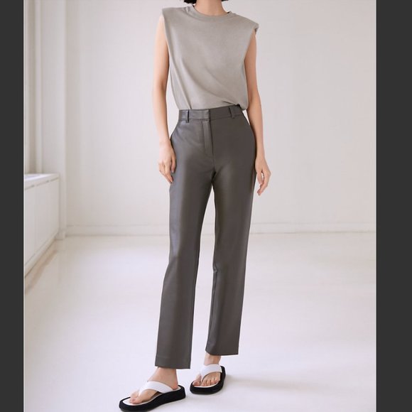 Aritzia Pants - NWT Aritzia Babaton Command Pant Size 4 in Olive